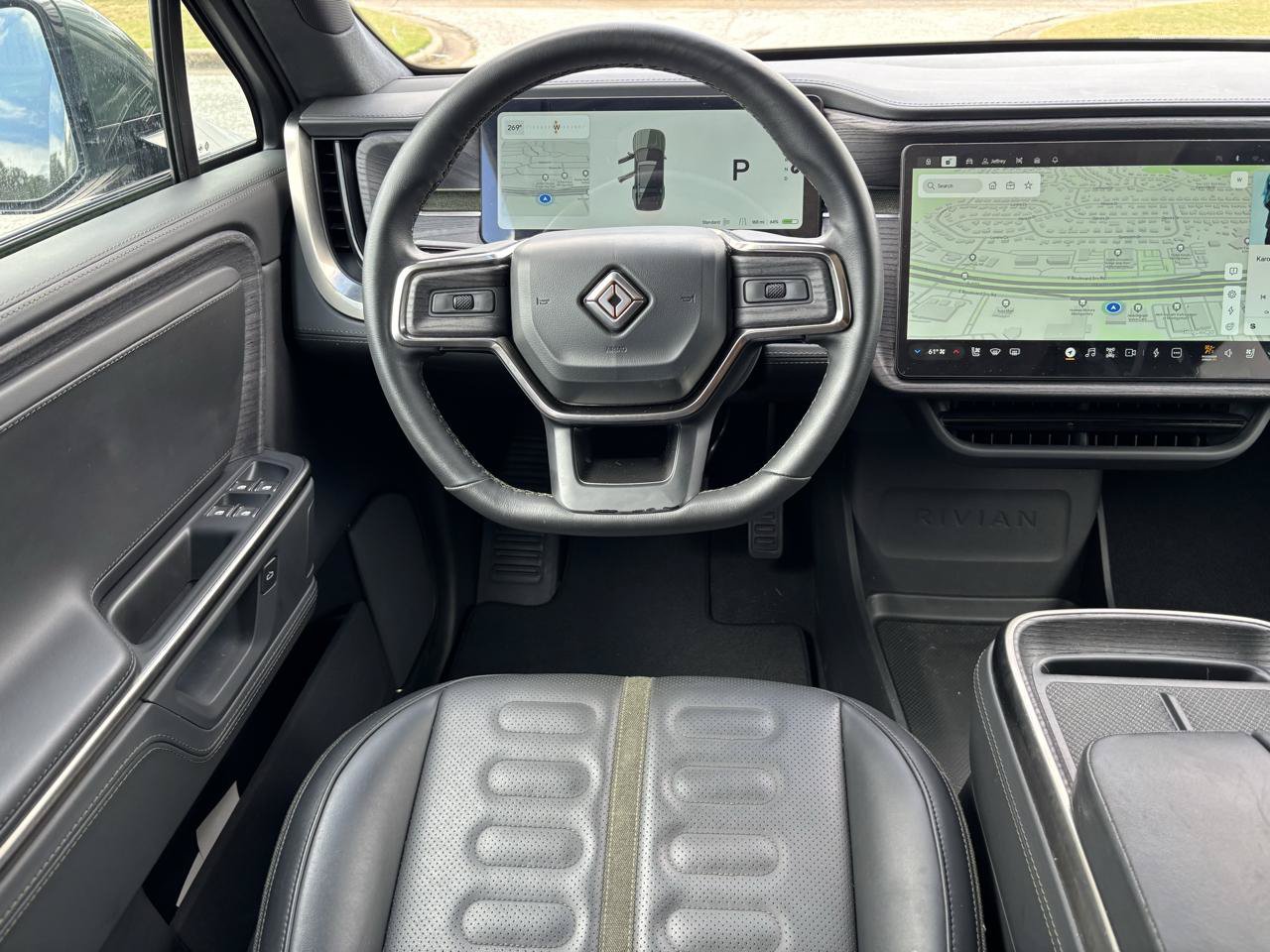 Used 2025 Rivian R1S Adventure Dual AWD/4WD image 10