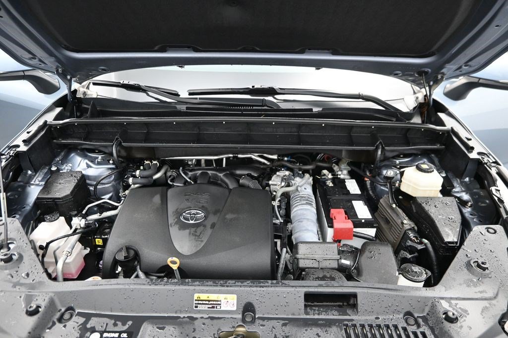 Used 2022 Toyota Highlander XLE FWD image 14