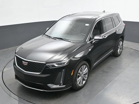 Used 2025 Cadillac XT6 Premium Luxury AWD/4WD image 36