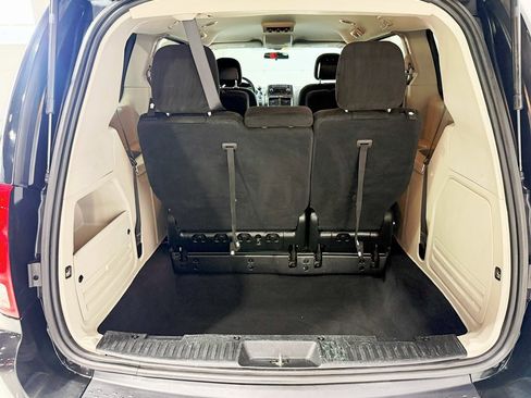 Used 2017 Dodge Grand Caravan Crew image 28