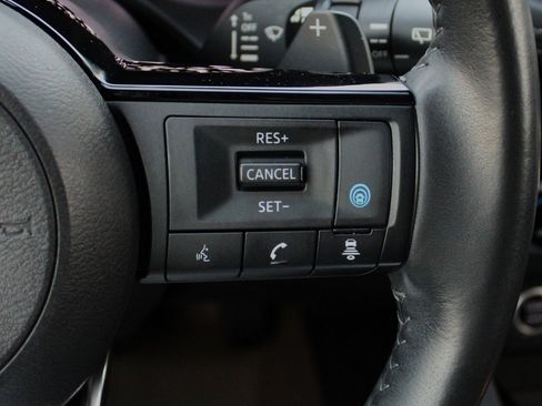 Used 2021 Nissan Rogue SV w/ Premium Package image 32