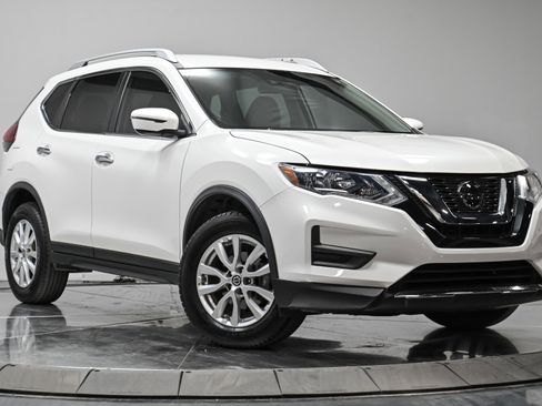 Used 2019 Nissan Rogue SV image 15