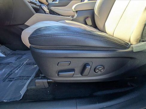 Used 2019 Hyundai Santa Fe AWD image 18