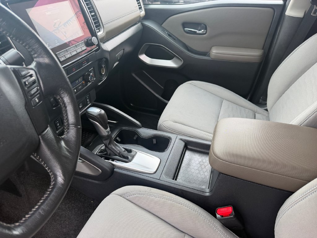 Used 2022 Nissan Frontier SV AWD/4WD image 14