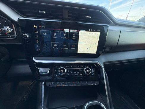 Used 2024 GMC Sierra 2500 Denali w/ Denali Reserve Package image 15