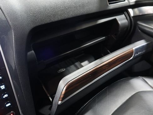 Used 2019 Ford Explorer Limited w/ Equipment Group 301A image 32