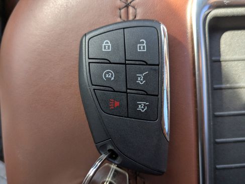 Used 2023 GMC Yukon XL Denali Ultimate image 32