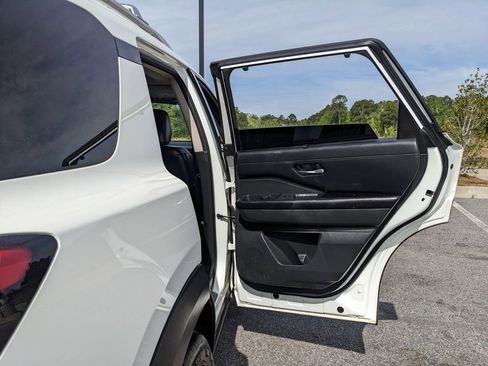 Used 2024 Nissan Pathfinder SL w/ SL Premium Package FWD image 61