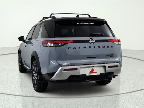 Used 2024 Nissan Pathfinder Platinum w/ Black Appearance Package AWD/4WD image 5