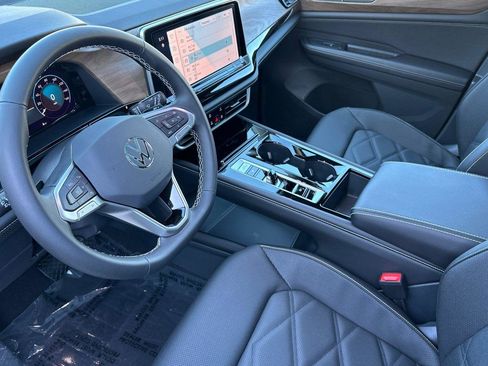 New 2026 Volkswagen Atlas SE FWD image 9