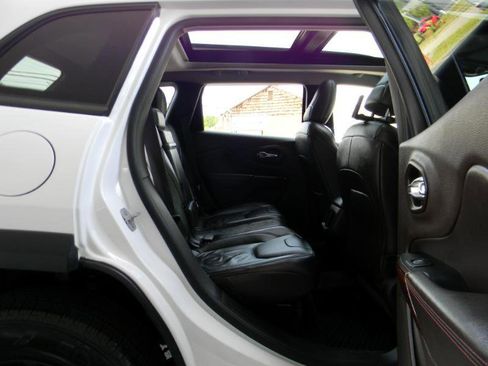 Used 2015 Jeep Cherokee Trailhawk w/ Comfort/Convenience Group image 14