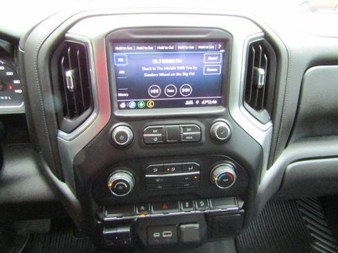 Used 2020 Chevrolet Silverado 1500 LT w/ Z71 Off-Road Package image 14