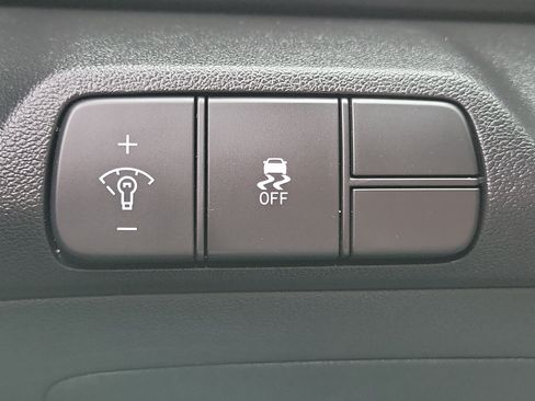 Certified 2025 Hyundai Elantra Sport FWD image 19