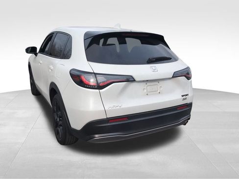 Used 2023 Honda HR-V Sport image 5