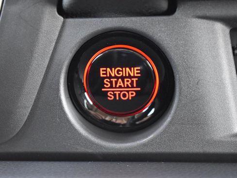 New 2025 Honda Pilot Touring image 5