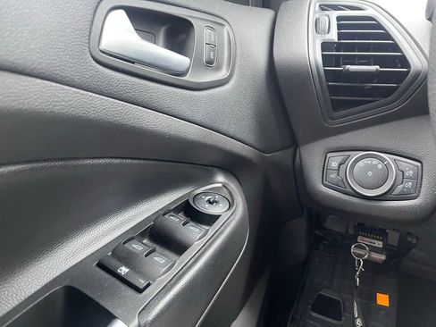 Used 2018 Ford Escape SE w/ SE Sync 3 Package image 10