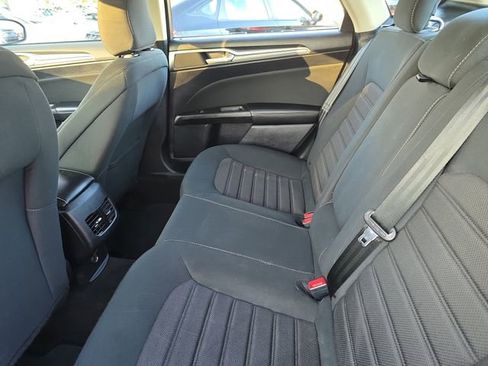 Used 2020 Ford Fusion SE image 11