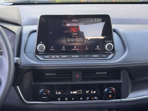 Certified 2023 Nissan Rogue SV FWD image 19
