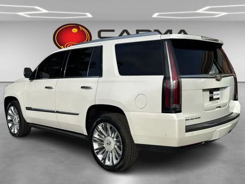 Used 2017 Cadillac Escalade Platinum RWD image 3