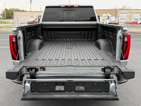 Used 2024 GMC Sierra 2500 Denali Ultimate image 13