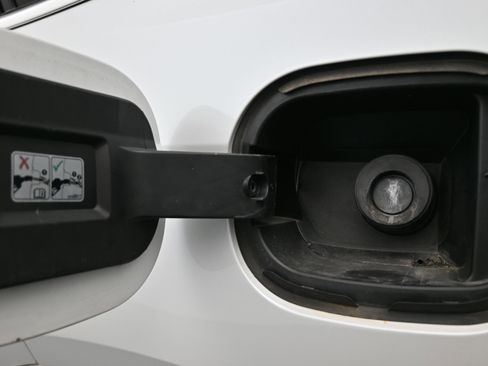 Used 2023 Cadillac XT6 Premium Luxury image 17