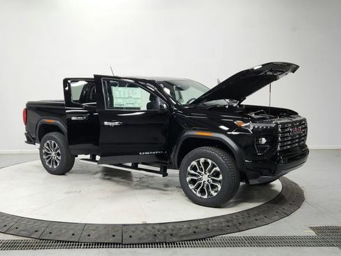 New 2026 GMC Canyon Denali image 9