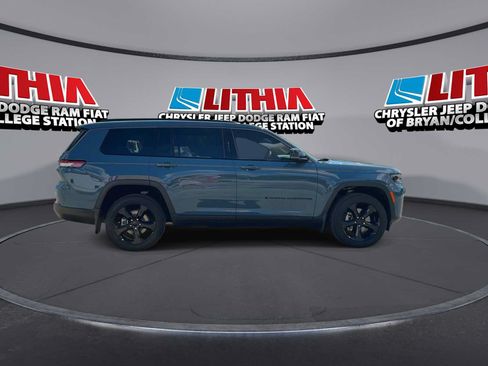 New 2026 Jeep Grand Cherokee L Limited w/ Limited Altitude Package AWD/4WD image 9