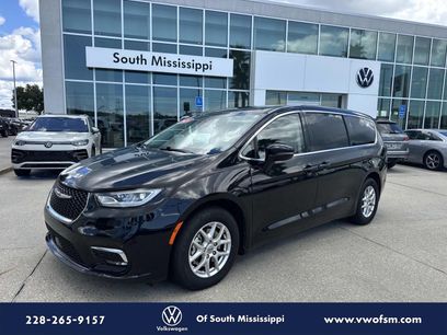 Used 2024 Chrysler Pacifica Touring-L