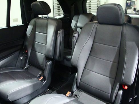 Certified 2025 Mercedes-Benz GLS 450 4MATIC image 30