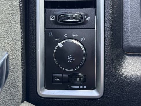 Used 2019 RAM 1500 Classic SLT image 21