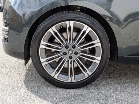 Used 2024 Land Rover Range Rover SE image 34