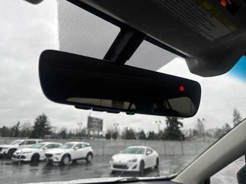 Used 2018 Subaru Outback 2.5i Limited image 16