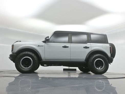 Used 2023 Ford Bronco Badlands image 7