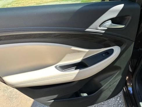 Used 2020 Buick Envision Essence w/ Experience Buick Package AWD/4WD image 14