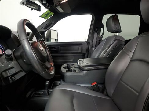 Used 2023 RAM 3500 Tradesman w/ Chrome Appearance Group image 20