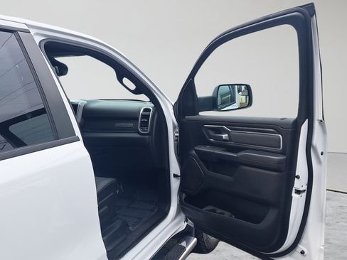 Used 2019 RAM 1500 Big Horn AWD/4WD image 15