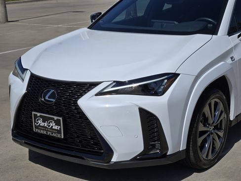 Used 2023 Lexus UX 250h F Sport FWD image 12
