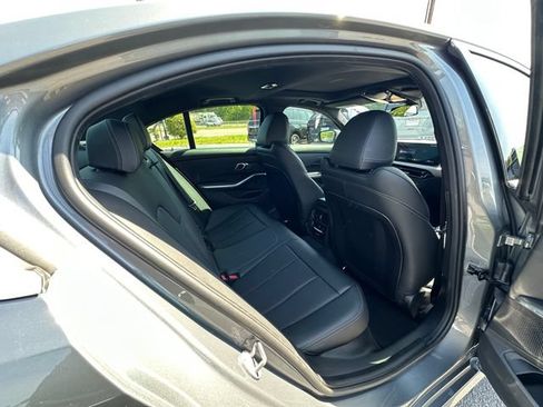 Used 2025 BMW 330i Sedan w/ Convenience Package RWD image 17