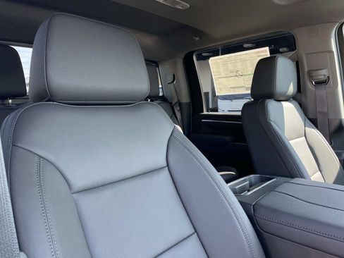 New 2026 GMC Sierra 2500 SLT w/ SLT Premium Package image 29