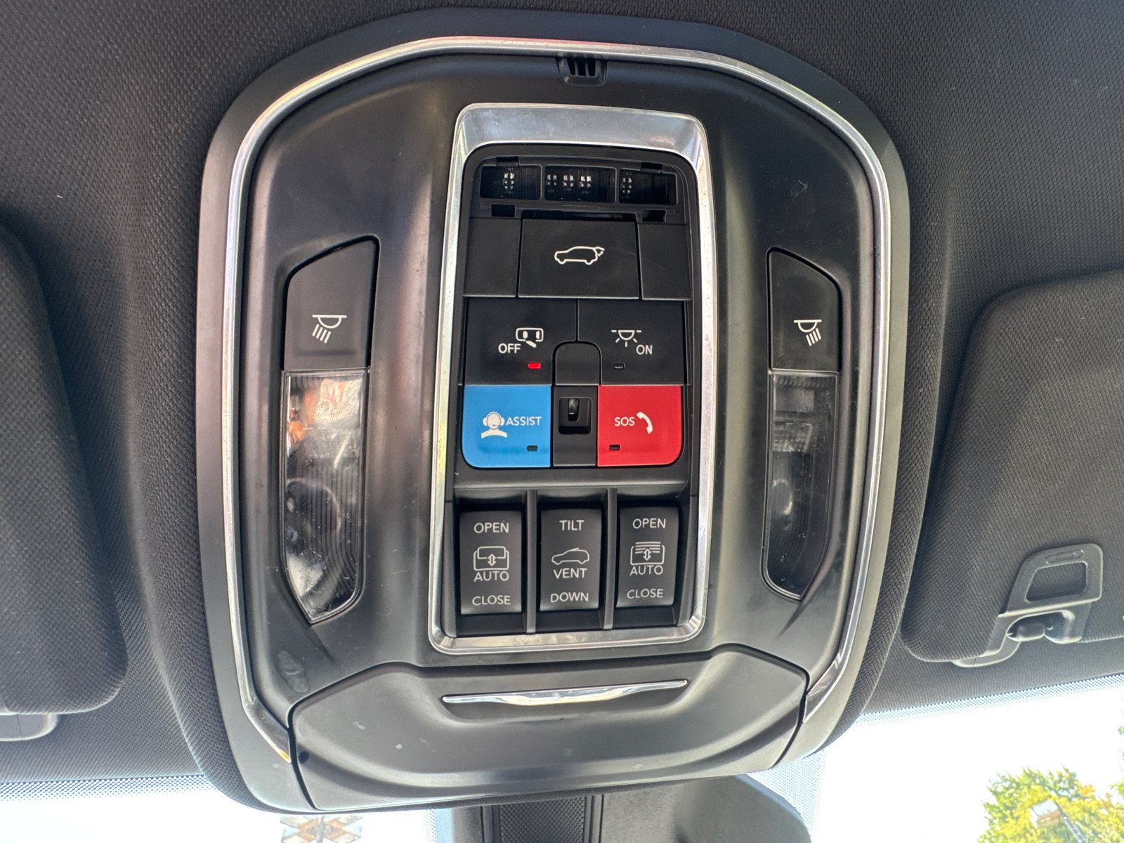 Used 2024 Jeep Grand Cherokee Limited 4xe AWD/4WD image 28