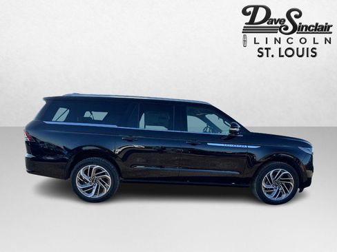 New 2025 Lincoln Navigator L Reserve image 4