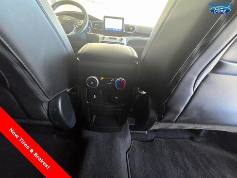 Used 2022 Ford Explorer XLT w/ Equipment Group 202A image 27