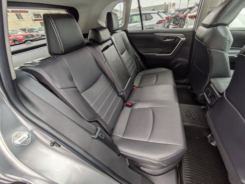 Used 2022 Toyota RAV4 XLE Premium image 22