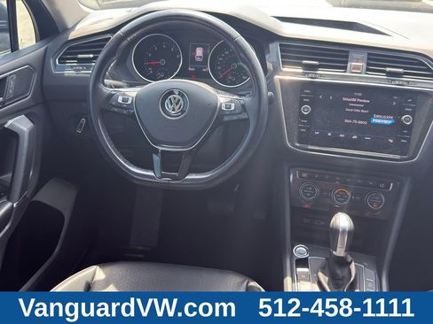 Used 2018 Volkswagen Tiguan SE FWD image 24