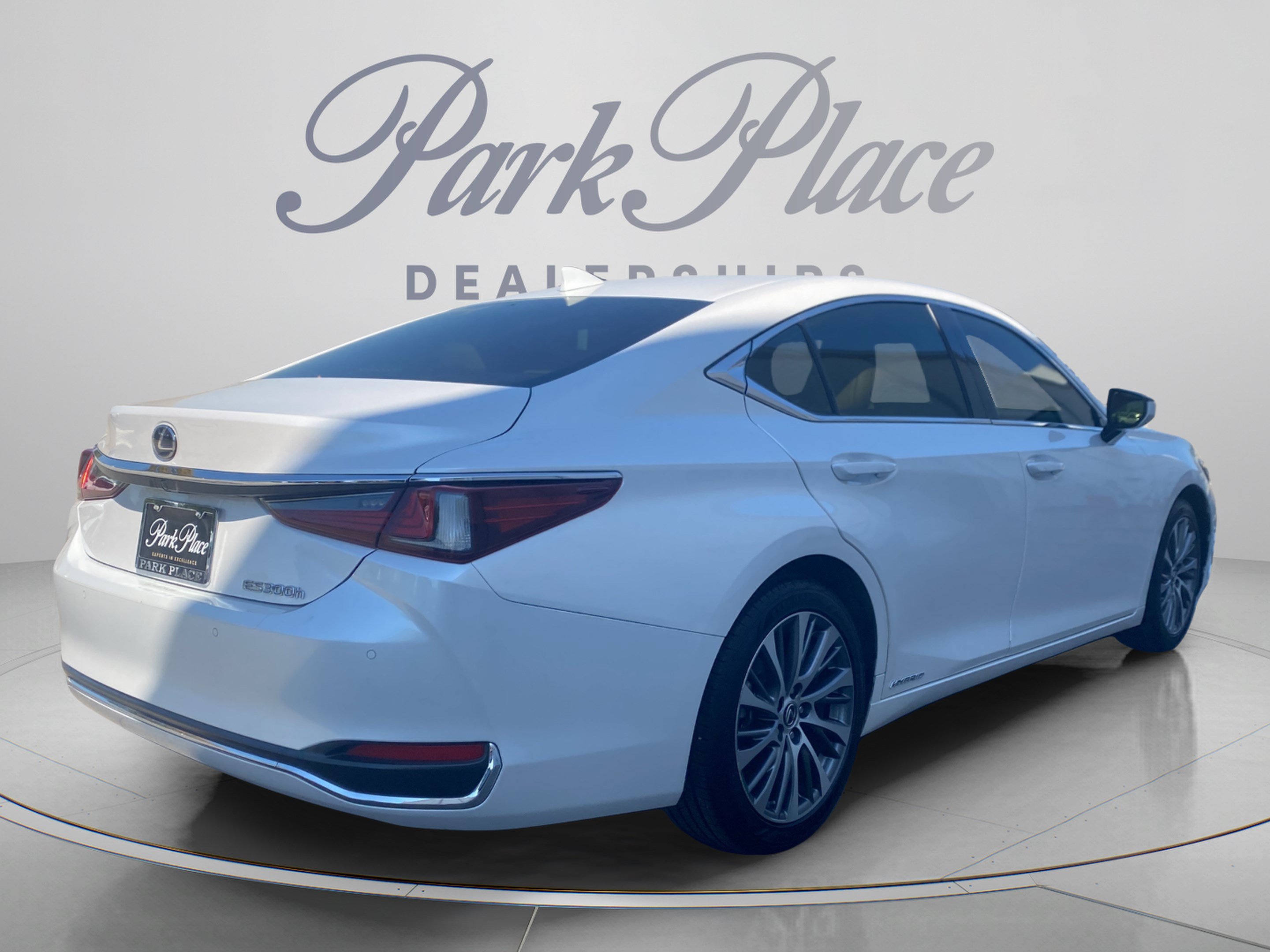Used 2019 Lexus ES 300h w/ Premium Package FWD image 6