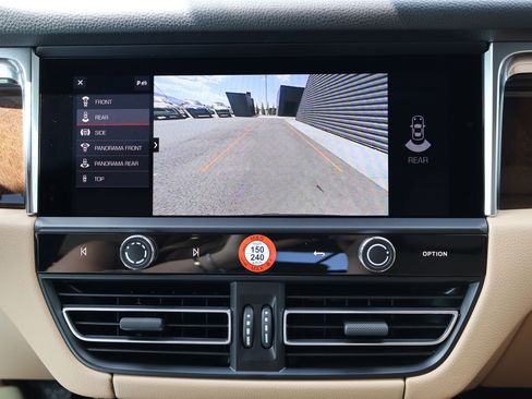 New 2026 Porsche Macan image 17