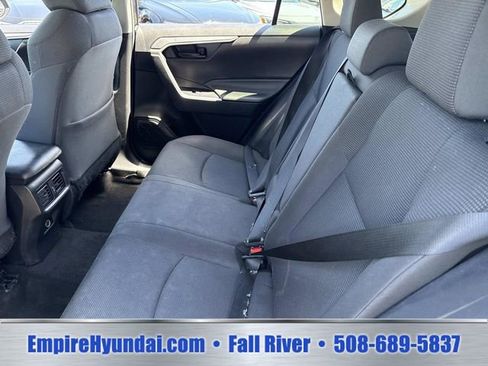 Used 2020 Toyota RAV4 LE AWD/4WD image 16