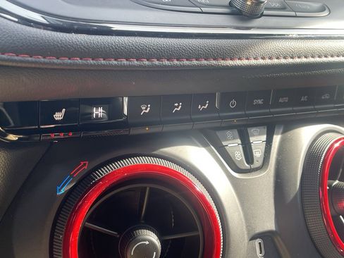 Used 2025 Chevrolet Blazer RS image 28