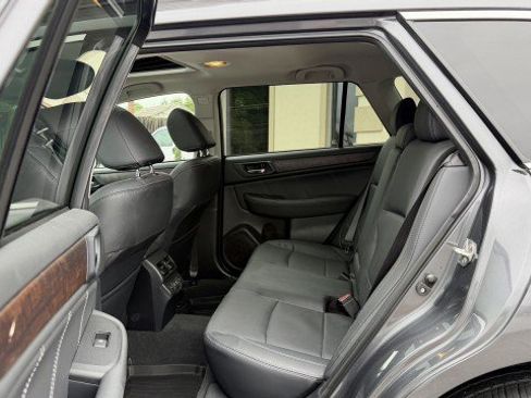 Used 2019 Subaru Outback 2.5i Limited AWD/4WD image 8