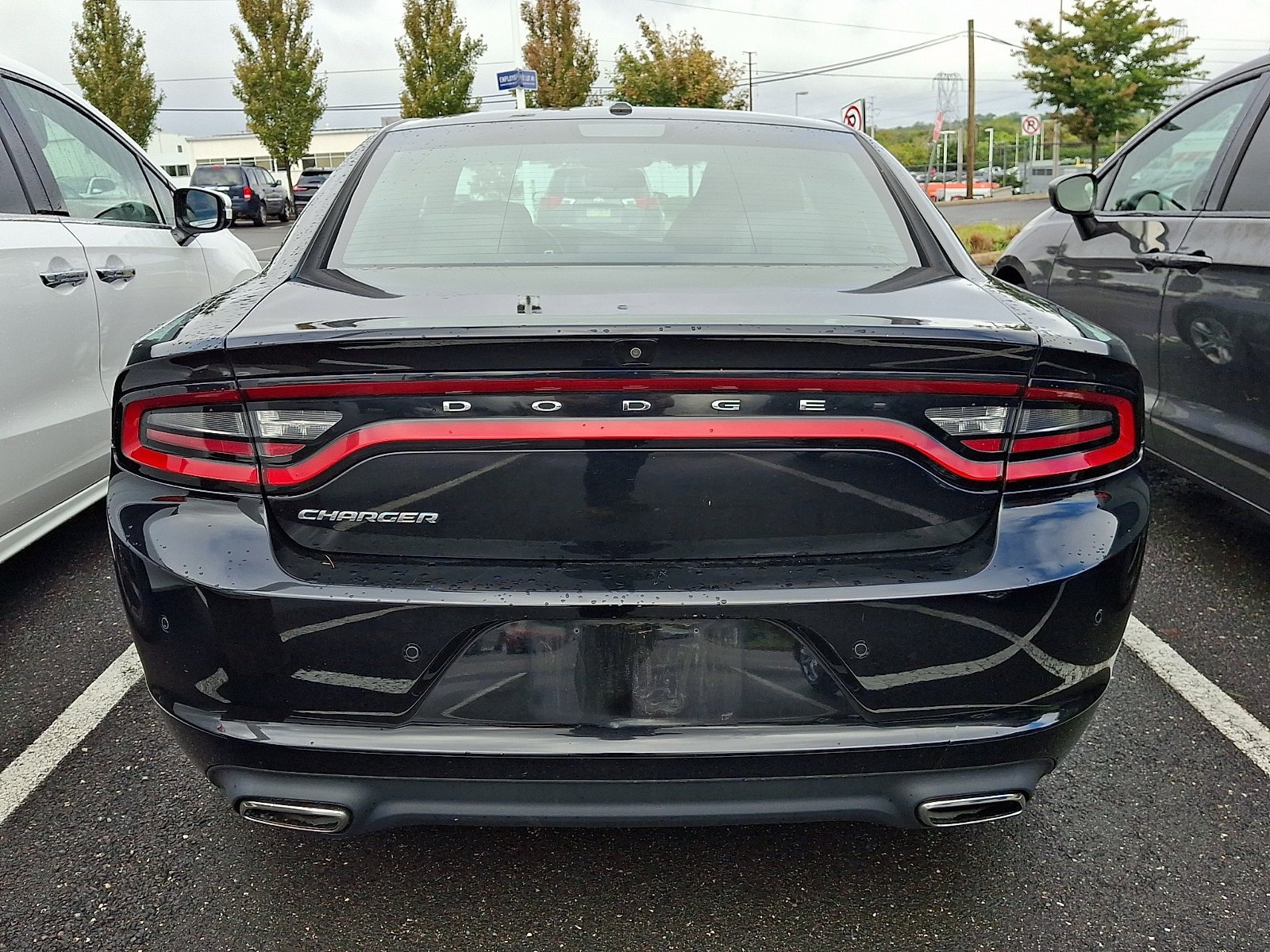 Used 2022 Dodge Charger SXT w/ Leather Interior Group RWD image 3